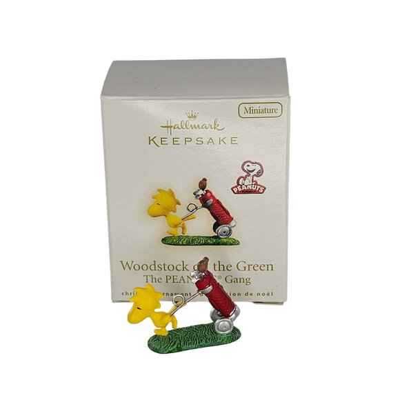 Hallmark Keepsake Miniature Ornament Woodstock On The Green The PEANUTS Gang - Picture 1 of 8